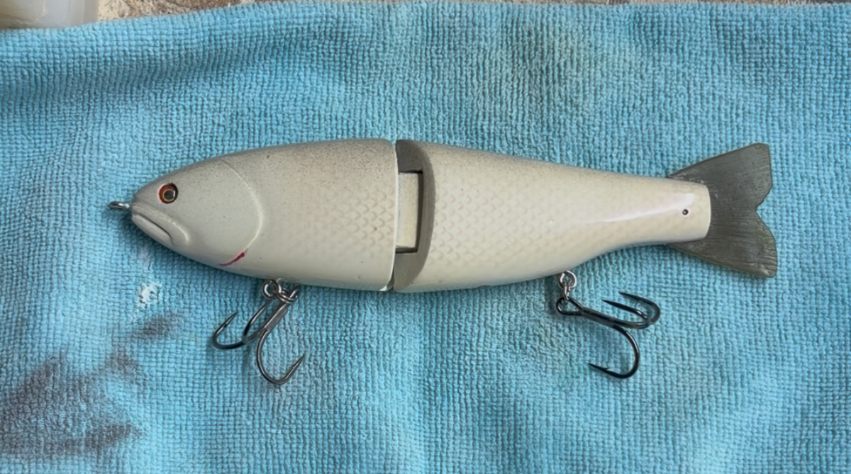 "The 758" 2 piece resin glide bait Bone Pattern